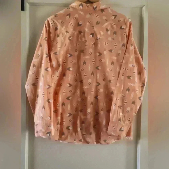 Wrangler Women's Rancher Button Up | Peach | Southwest Print | Medium - Picture 2 of 7